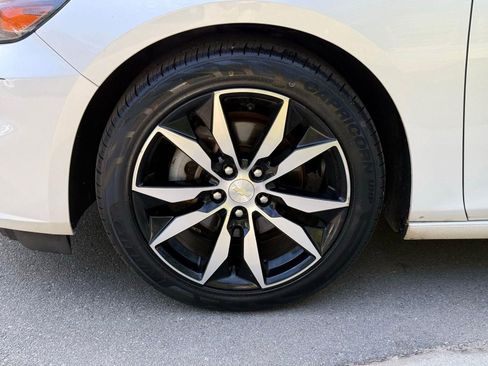 Used 2018 Chevrolet Malibu LT image 18