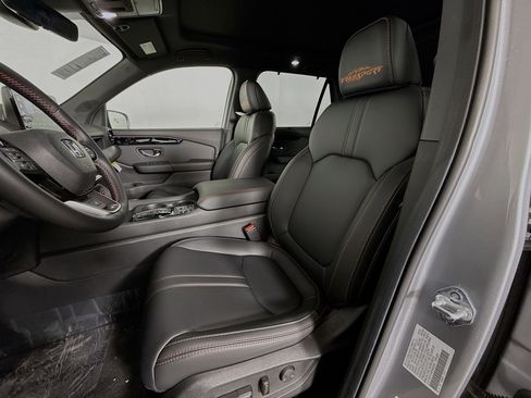New 2025 Honda Pilot TrailSport image 25