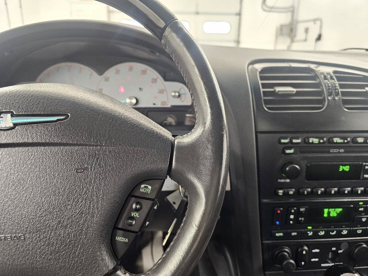 Used 2002 Ford Thunderbird RWD image 12
