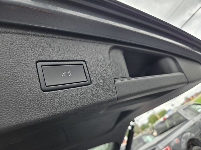 Used 2024 Volkswagen Atlas SE AWD/4WD image 35