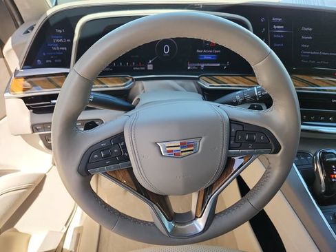 Used 2022 Cadillac Escalade Sport Platinum AWD/4WD image 13