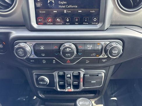 Used 2020 Jeep Wrangler Unlimited Sport S w/ Sun And Sound Package AWD/4WD image 15