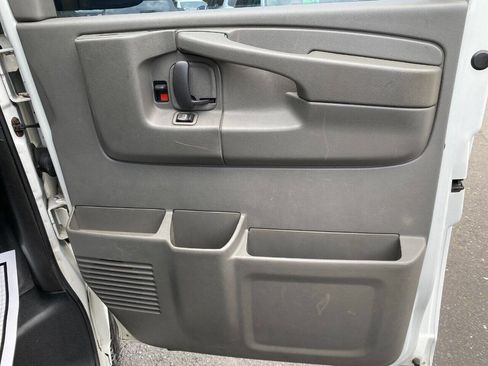 Used 2008 Chevrolet Express 3500 LS w/ LT Preferred Equipment Group image 29