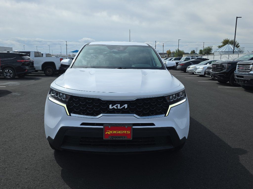 Used 2022 Kia Sorento LX AWD/4WD image 2