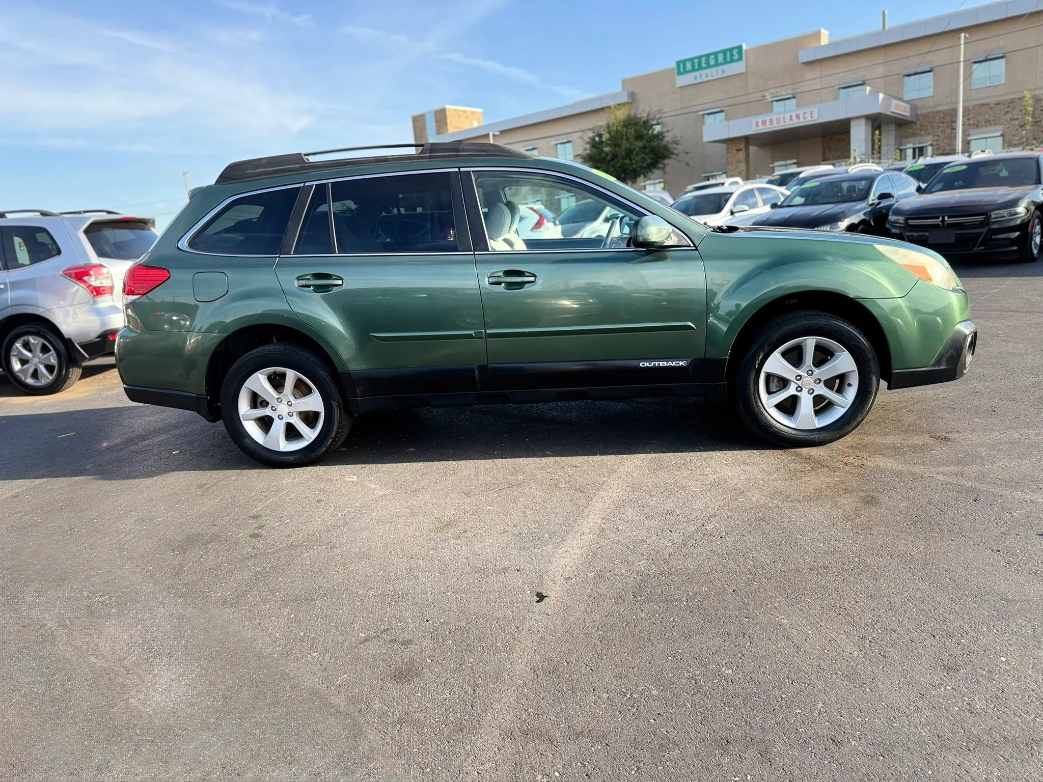Used 2013 Subaru Outback 3.6R w/ Popular Pkg 1B AWD/4WD image 2