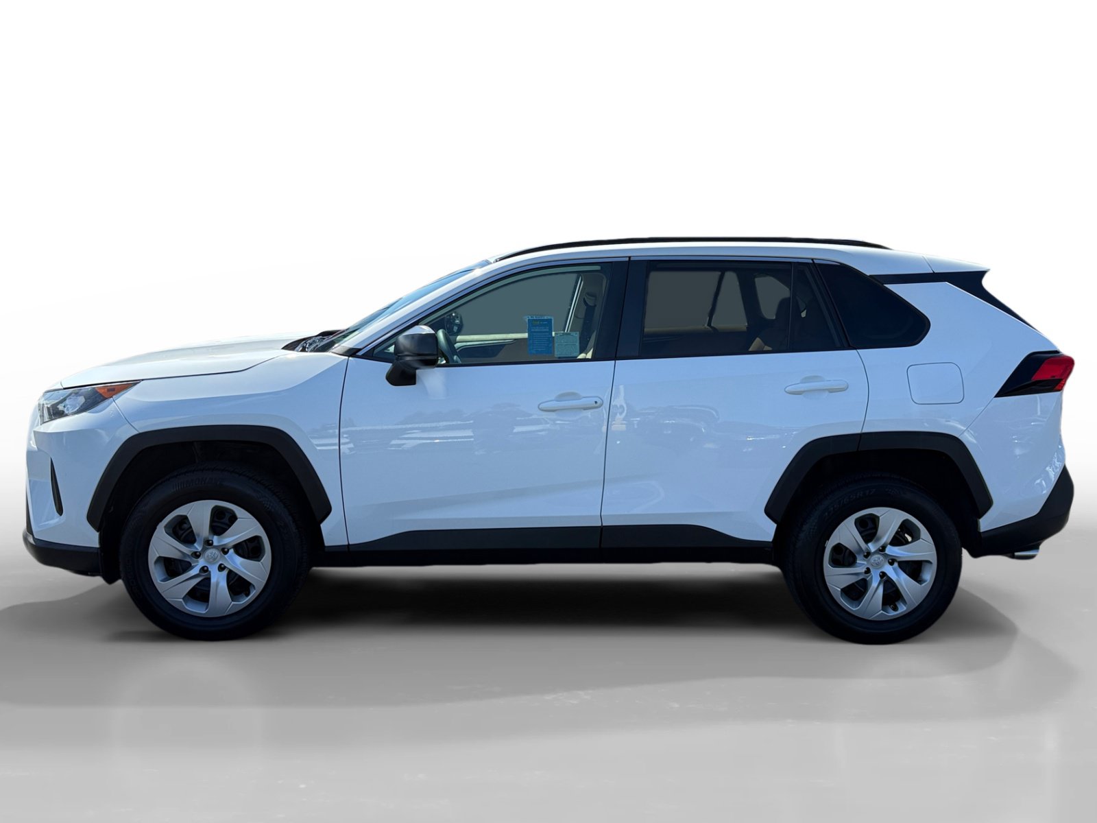 Used 2021 Toyota RAV4 LE FWD image 2