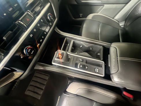 Used 2022 Nissan Pathfinder SL w/ SL Premium Package image 26