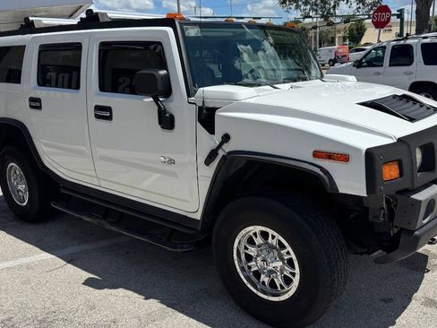 Used 2004 HUMMER H2 w/ Preferred Equipment Group AWD/4WD image 3