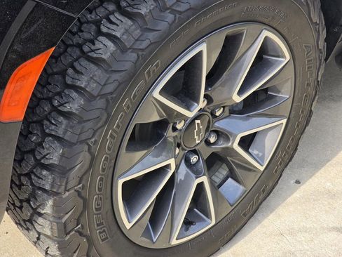 Used 2021 Chevrolet Tahoe Z71 w/ Z71 Off-Road Package image 6