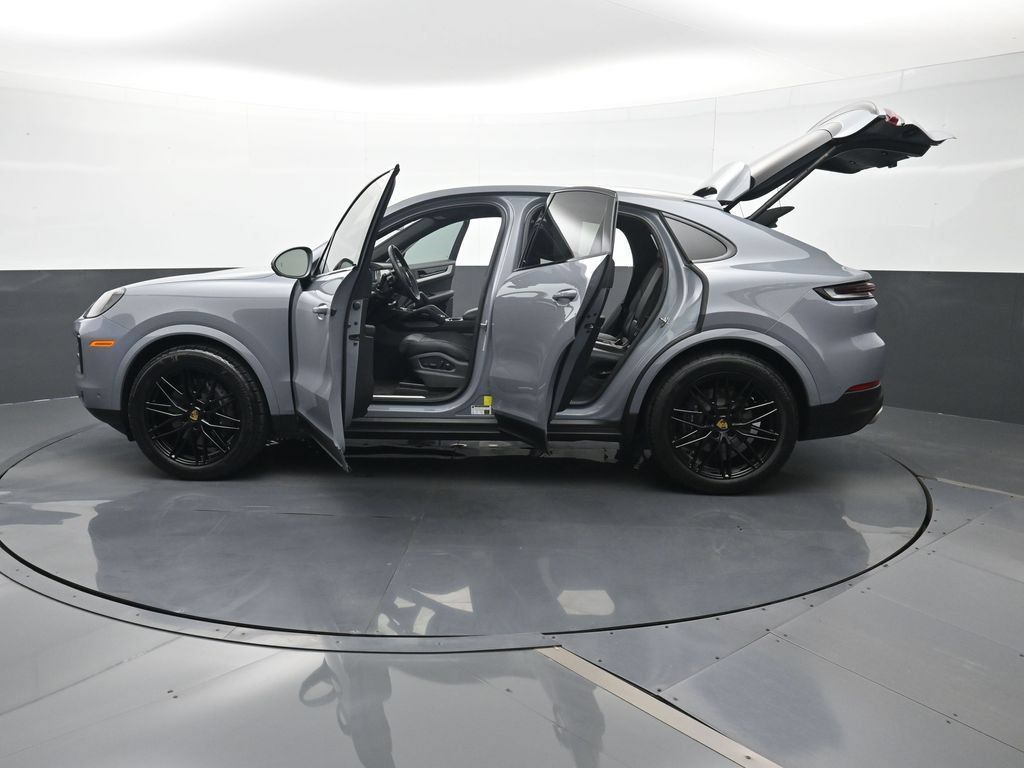 Certified 2024 Porsche Cayenne Coupe AWD/4WD image 29