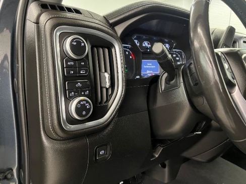 Used 2019 GMC Sierra 1500 SLE w/ SLE Value Package AWD/4WD image 10