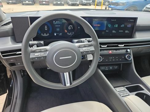 Used 2025 Hyundai Sonata SEL FWD image 14