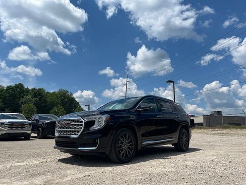 Used 2023 GMC Terrain Denali w/ Black Diamond Edition AWD/4WD image 2