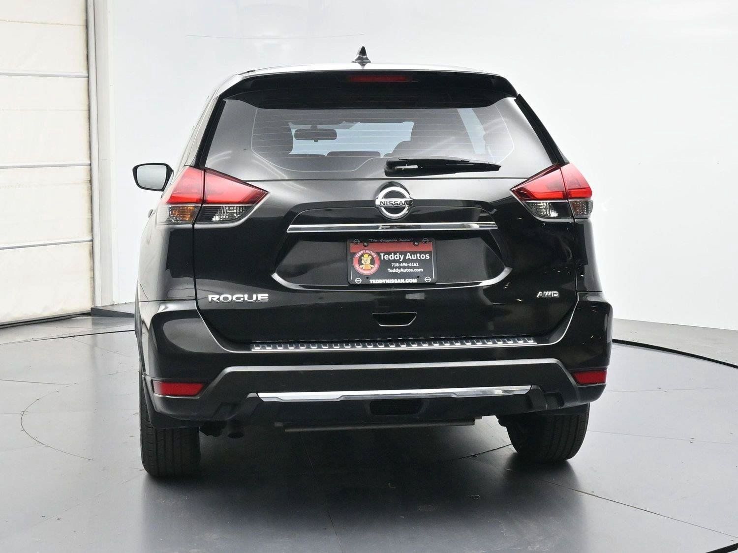 Used 2018 Nissan Rogue S AWD/4WD image 16