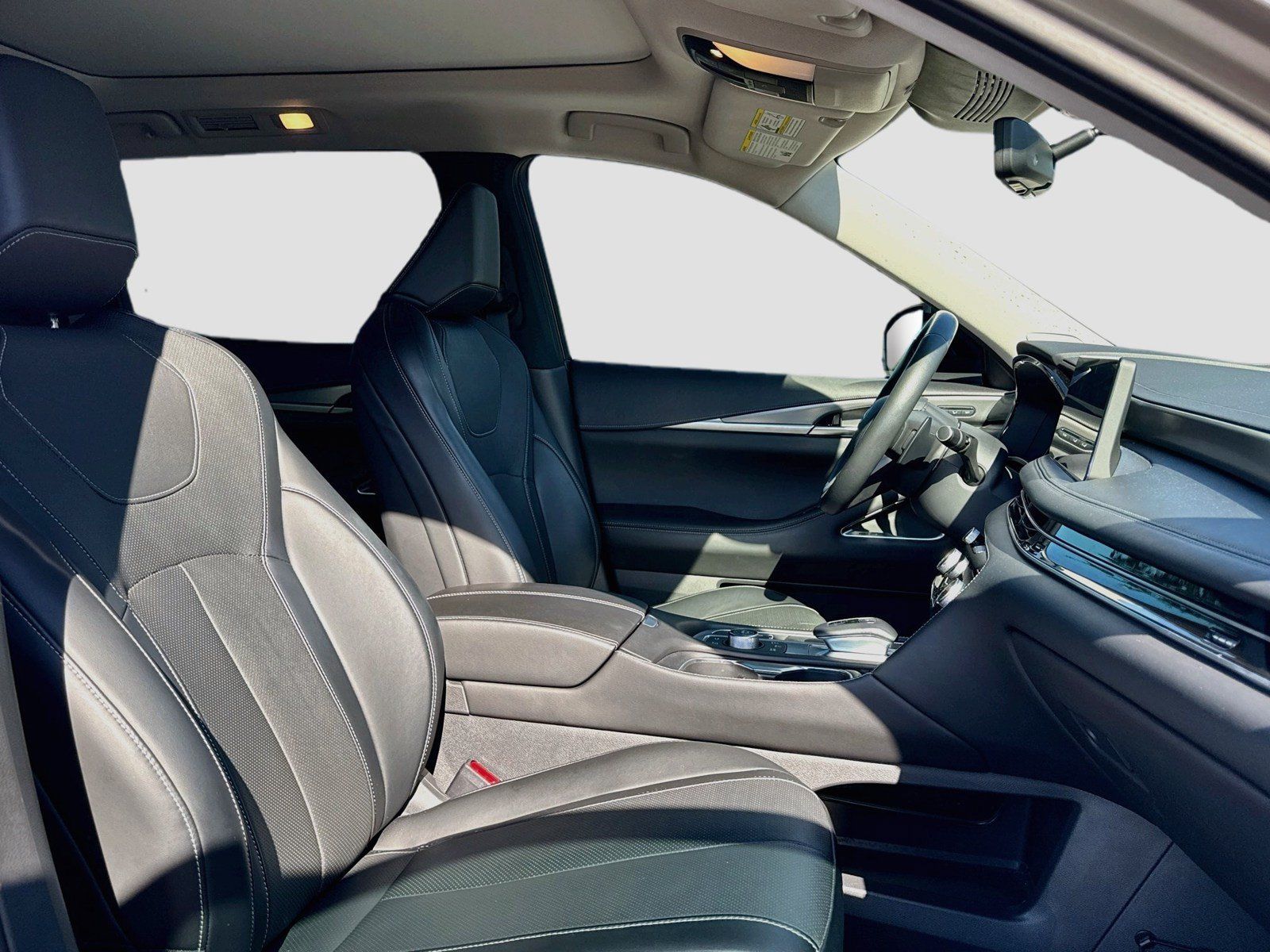 Used 2023 INFINITI QX60 Luxe w/ Vision Package AWD/4WD image 29