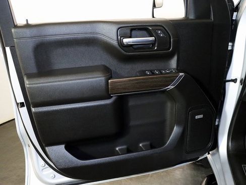 Used 2021 Chevrolet Silverado 1500 LT Trail Boss w/ Convenience Package II image 23