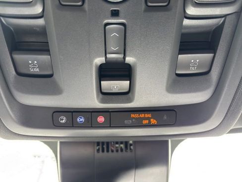 Used 2023 Chevrolet Tahoe Premier AWD/4WD image 32