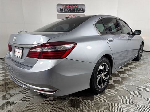 Used 2017 Honda Accord LX image 3