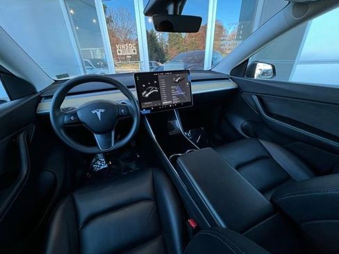 Used 2021 Tesla Model Y Long Range image 27