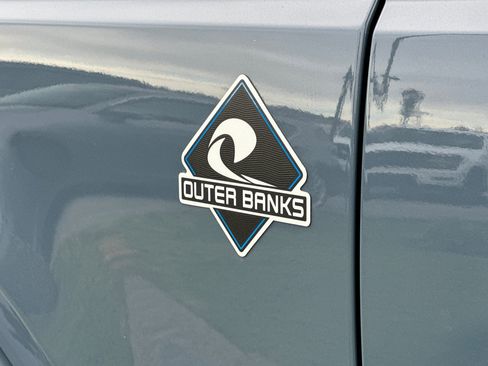 Used 2025 Ford Bronco Outer Banks image 25