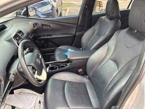 Used 2017 Toyota Prius Four w/ Advanced Technology Package FWD image 6