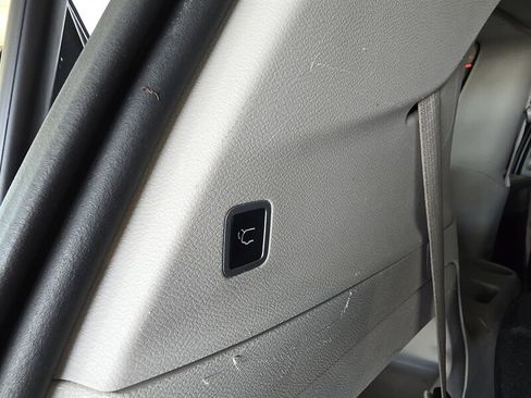 Used 2018 Chrysler Pacifica Touring Plus w/ Tire & Wheel Group image 35