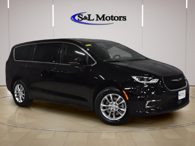 New 2026 Chrysler Pacifica Select AWD/4WD image 9