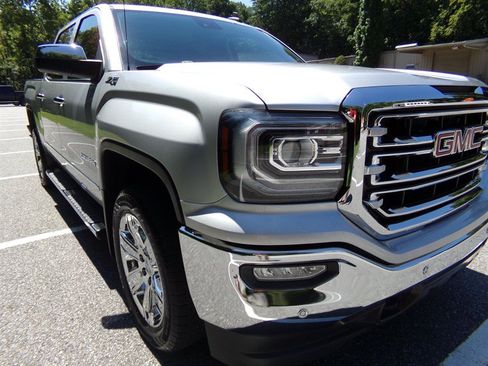 Used 2018 GMC Sierra 1500 SLT AWD/4WD image 4