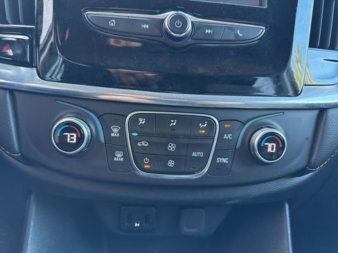 Used 2019 Chevrolet Traverse LT image 20