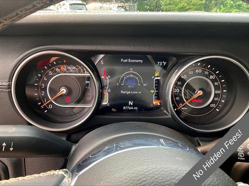 Used 2018 Jeep Wrangler Unlimited Sahara w/ Dual Top Group AWD/4WD image 18