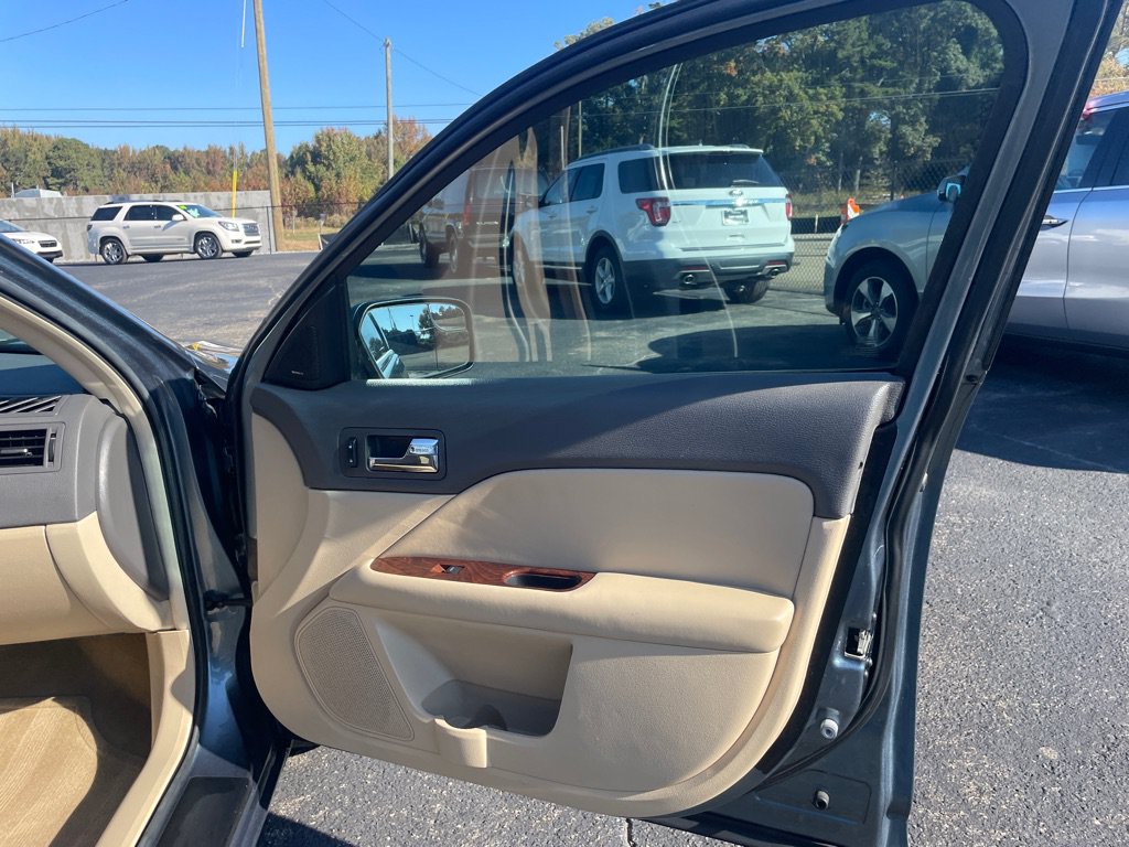 Used 2012 Ford Fusion SEL FWD image 19