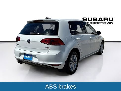 Used 2017 Volkswagen Golf S image 7