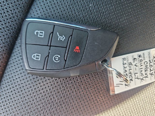 Used 2024 Chevrolet Equinox EV LT FWD image 28