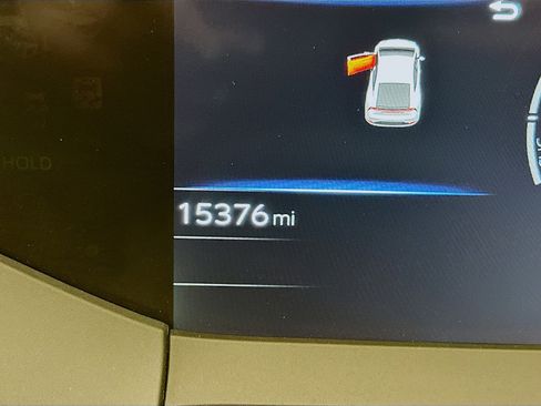Used 2025 Toyota Prius LE FWD image 19