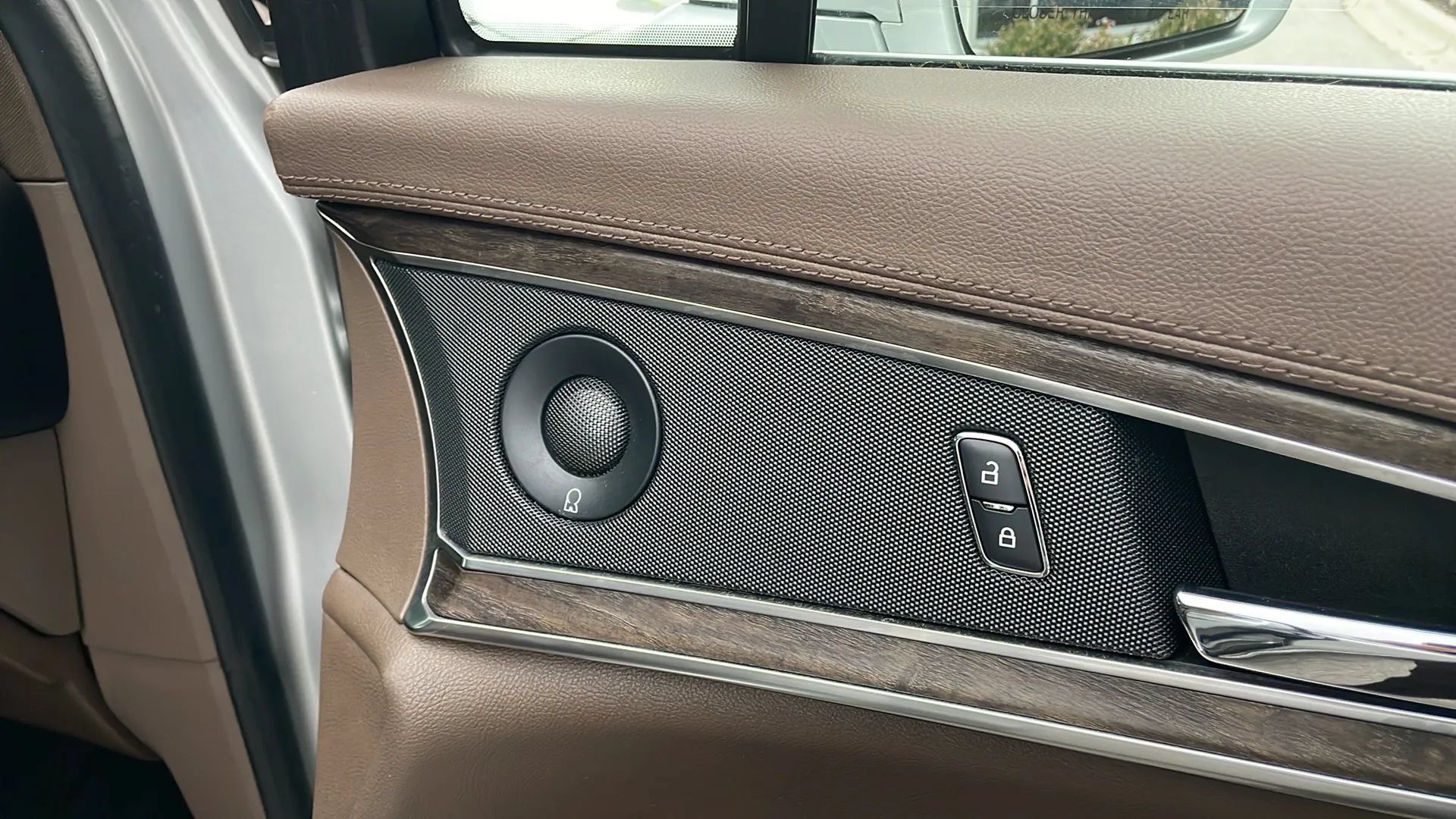 Used 2018 Lincoln MKX Reserve AWD/4WD image 24