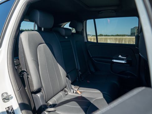 Certified 2023 Mercedes-Benz EQB 300 4MATIC image 28