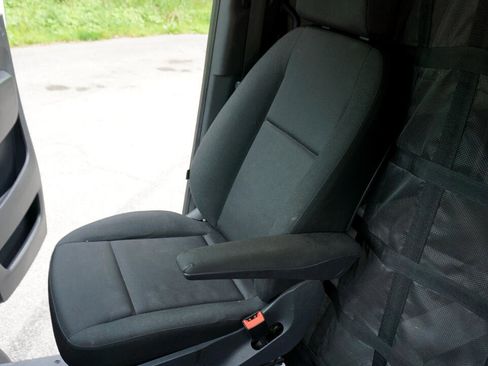 Used 2020 Mercedes-Benz Sprinter 2500 image 19