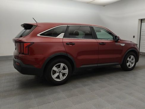 Used 2022 Kia Sorento LX image 10