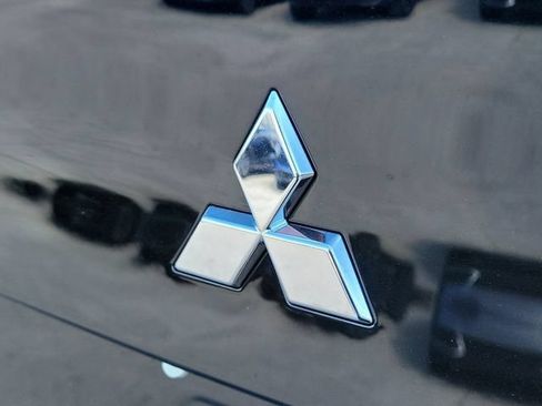 New 2026 Mitsubishi Outlander ES FWD image 8