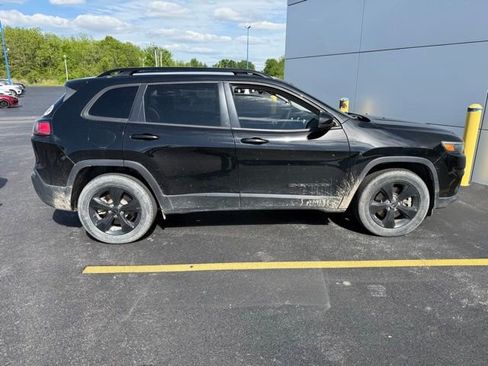 Used 2020 Jeep Cherokee Latitude Plus AWD/4WD image 5