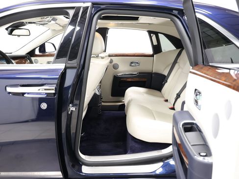 Used 2015 Rolls-Royce Ghost RWD image 57
