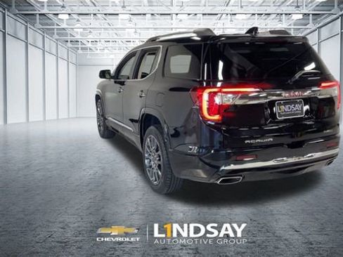Used 2023 GMC Acadia Denali w/ Black Diamond Edition image 8