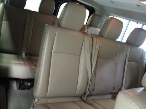 Used 2015 Nissan NV 3500 SL w/ Technology Package RWD image 27
