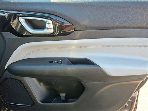 Certified 2023 Jeep Compass Limited image 10