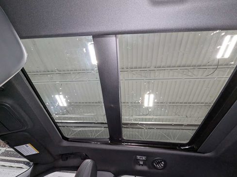 Certified 2025 Ford Explorer ST AWD/4WD image 17