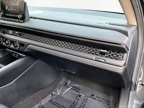 Certified 2025 Honda Accord LX image 18