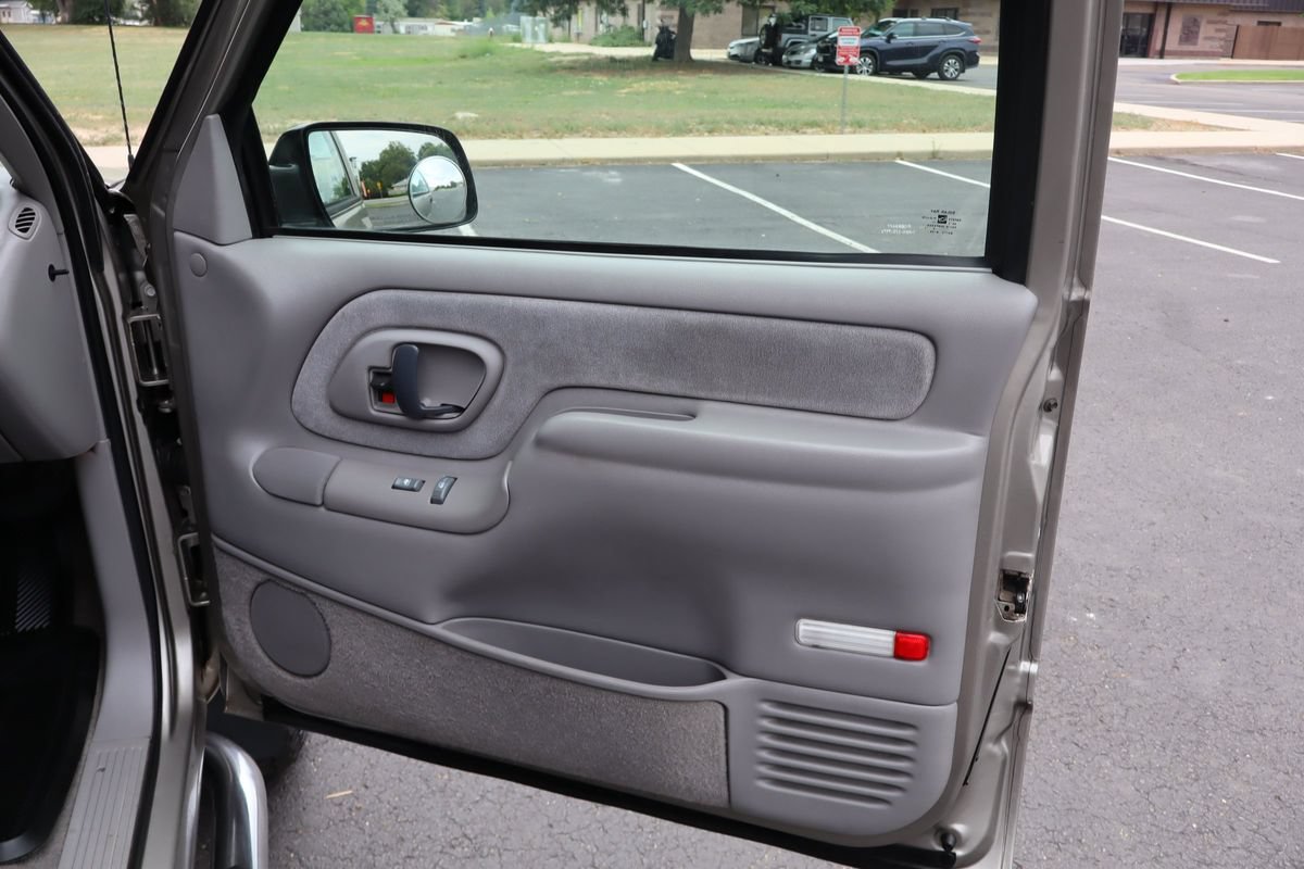 Used 1998 GMC Sierra 2500 4x4 Extended Cab w/ Marketing Option Pkg 3 image 22