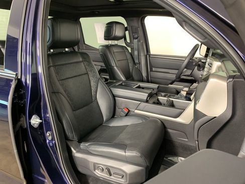 Used 2025 Toyota Tundra Limited w/ Power Package AWD/4WD image 37