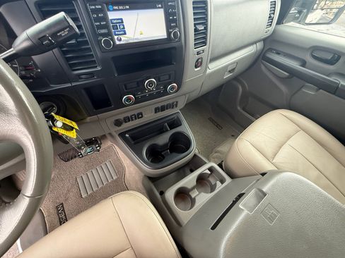 Used 2021 Nissan NV 3500 SL image 11