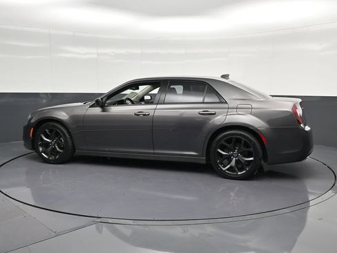 Used 2022 Chrysler 300 Touring w/ Sport Appearance Package RWD image 8
